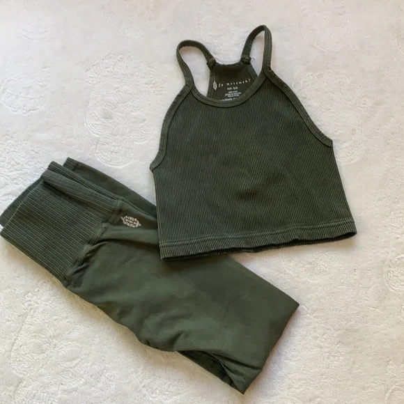 COPY - 🌺free people good karma legging happiness run set - Picture 5 of 10